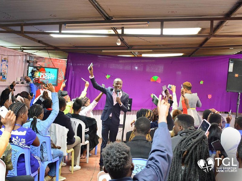 photo_5861837113396411425_x